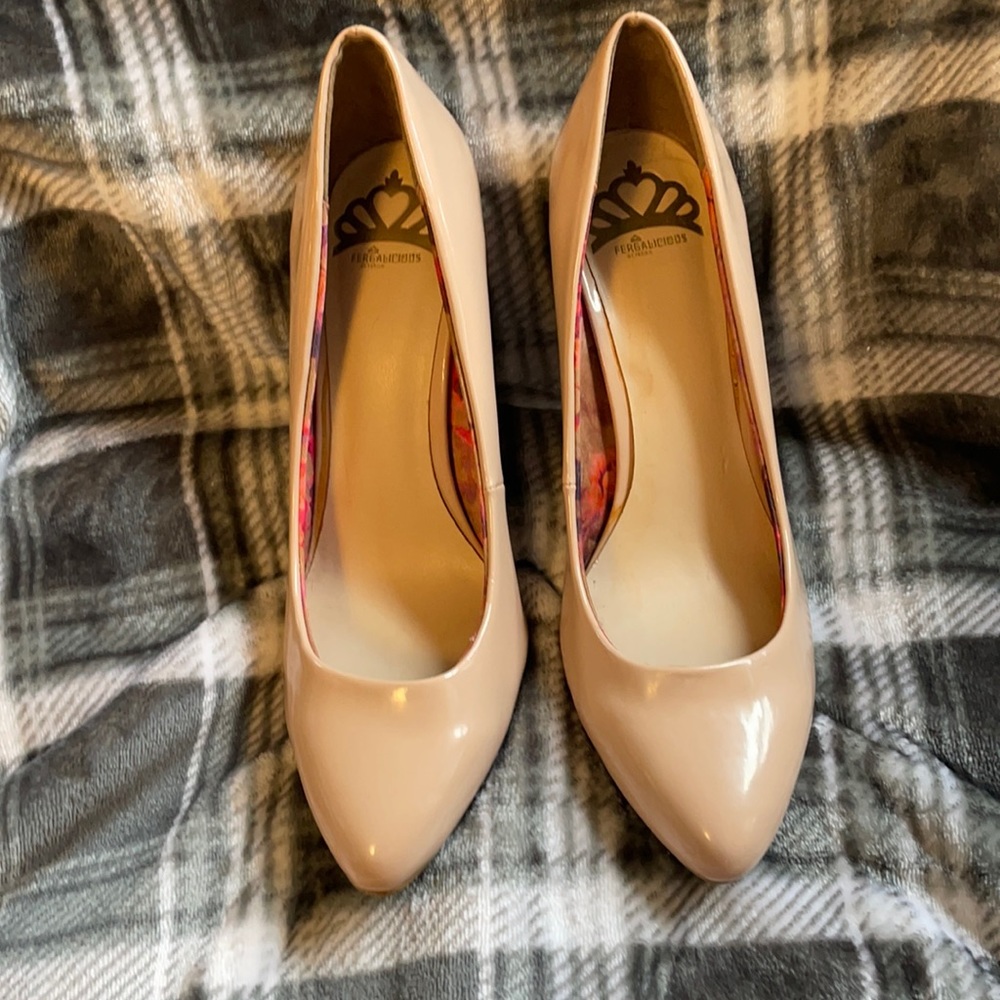 Cream/Tan Heels 👠